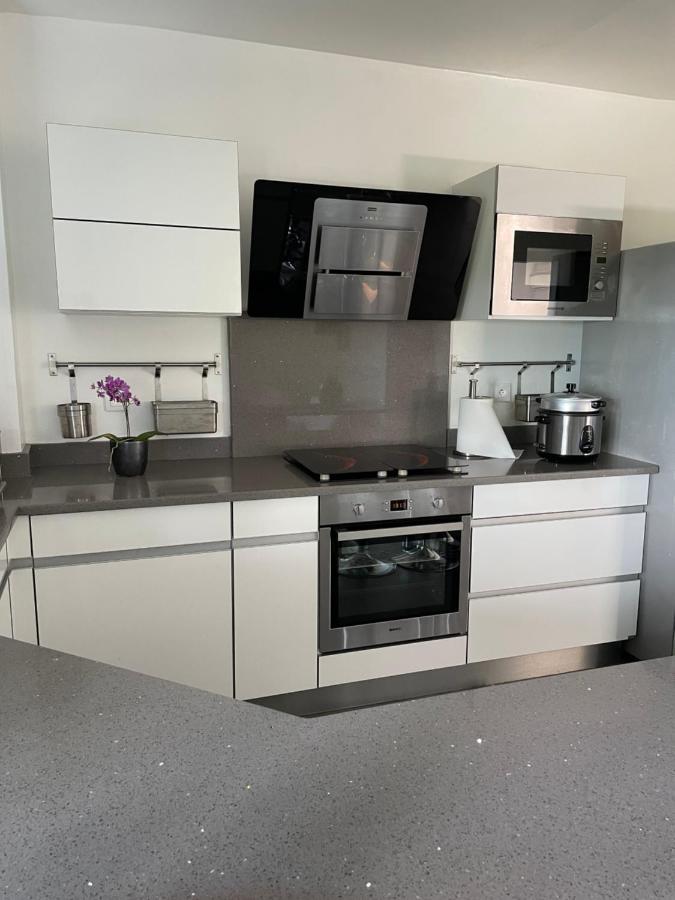 Charmant T2 Meuble Proche Chu Bellepierre Saint-Denis Luaran gambar